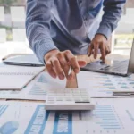 Calculating taxes scaled
